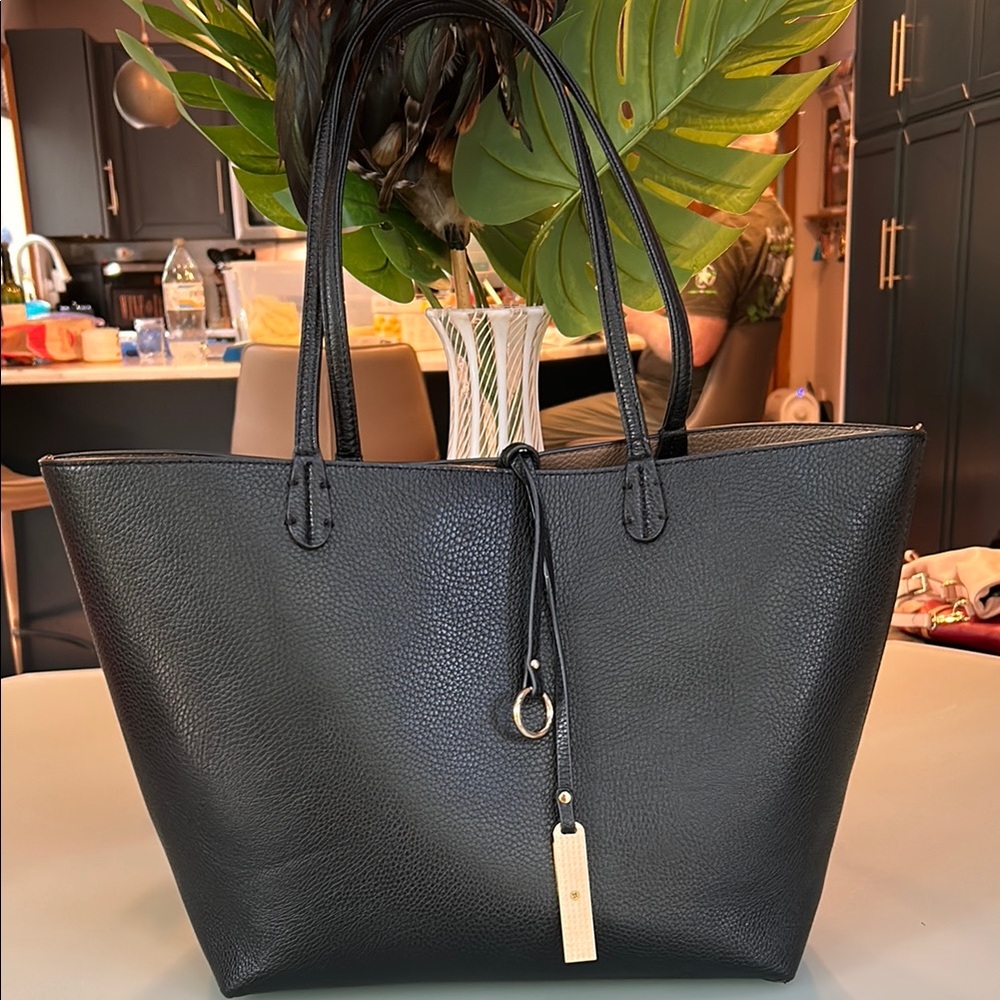 Elegant Reversible🖤🤎 Black and Brown Leather Tote by Kris Ana